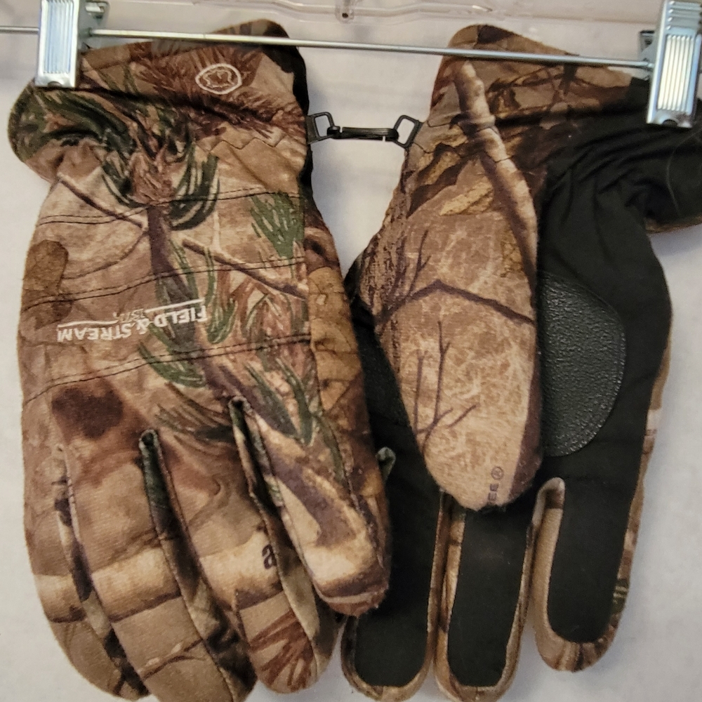 Field and Stream Insulated Camo gloves